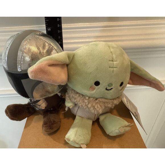 Hallmark Better Together The Mandalorian & Grogu Magnetic Plush Disney Star Wars - Picture 5 of 7